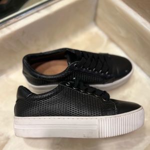 Halogen Black Leather Platform Lace Up Sneaker size 6.5
